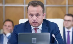 BZI LIVE 8211 Președintele interimar APP România și fost ministru al Educației Liviu Marian Pop despre scandalul în care sunt implicați elevi care fac trafic de droguri Intenţionat parcă nu vrem să întărim legislaţia