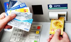 Vor fi schimbate cardurile bancare ale românilor. Iată băncile care au adoptat noua lege