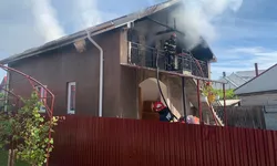Incendiu în Lunca Pașcani O casă a fost cuprinsă de flăcări 8211 FOTO