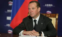 Rusia nu blufează cu armele nucleare tactice împotriva Ucrainei anunță Dmitri Medvedev
