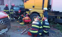 Opt persoane rănite după ce două camioane şi o maşină s-au ciocnit violent în localitatea Ciba din Mureş