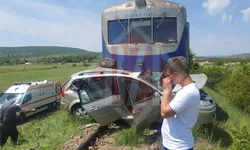 Accident feroviar grav la Iași Un autoturism a fost lovit de tren 8211 UPDATE EXCLUSIV FOTO VIDEO