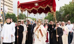 Procesiune cu ocazia sărbătorii Trupul şi Sângele Domnului la Biserica Romano-Catolică din Iași