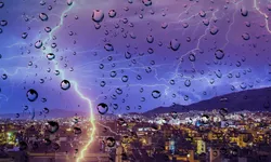 Cod Portocaliu de ploi şi vijelii la Iași. Avertizarea meteo vizează mai multe localități din județ