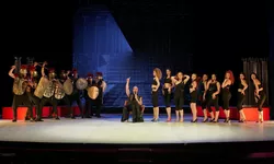 Spectacolul Teatrului Național Iași Lysistrata dragostea mea de Matei Vișniec invitat la Suceava la Zilele Teatrului Matei Vișniec