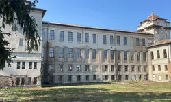 Lucrările de la Colegiul Pedagogic Vasile Lupu din Iași au fost reluate Activitatea de pe șantier a fost sistată săptămâna trecută 8211 FOTO