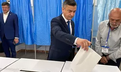 A votat și Mihai Chirica Am votat pentru a putea face din Iași și din România tot ce își doresc cetățenii 8211 FOTO 038 VIDEO