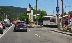 Accident rutier mortal în Piatra Neamț Un șofer care se afla la volanul unui autobuz a lovit un motociclist
