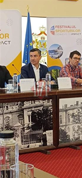  primarul Mihai Chirica in primarie in cadrul lansarii Festivalului Sporturilor Iasi 2022