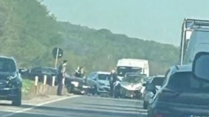 Accident rutier pe bulevardul C. A. Rosetti. Trei persoane au fost rănite, după ce două autoturisme au intrat în coliziune