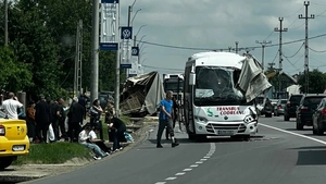 Accident rutier grav la Lețcani. Un autobuz, un TIR și o autoutilitară au fost implicate. A fost activat Planul Roșu de Intervenție