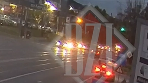 Momentul producerii accidentului rutier din Tudor Vladimirescu, surprins de camerele de supraveghere. Iată impactul