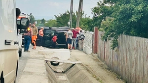 Accident grav la Țigănași, județul Iași! Trei persoane implicate, una încarcerată și inconștientă – UPDATE