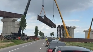 Drumul dintre Iași și București este blocat complet! Imagini spectaculoase cu oamenii lui Umbrărescu pe șantierul autostrăzii A7