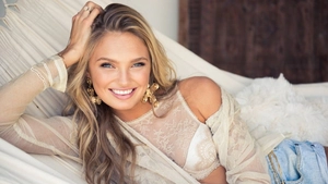 Romee Strijd a purtat un bikini spectaculos la finalul vacanței din Dubai. Imagini care au uimit fanii