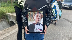 Zi de doliu în Erbiceni! Ștefan, băiatul înecat în râul Bahlui, condus pe ultimul drum cu doar câteva zile înainte să împlinească 14 ani