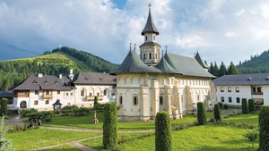 Muzeul Mânăstirii Putna este un simbol național. Descoperă istoria și spiritualitatea acestui loc