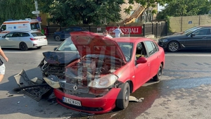 Accident rutier în Păcurari. O persoană a fost transportată la spital