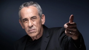 Doliu în televiziune! Thierry Ardisson, legendarul „Om în Negru”, a murit la 76 de ani
