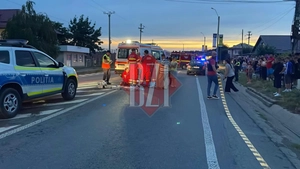 Accident grav la Lețcani. O persoană a intrat în stop cardio-respirator după ce a fost izbită de un autoturism. Traficul este blocat pe un sens – EXCLUSIV, LIVE VIDEO