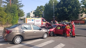 Accident rutier în Păcurari. O persoană a fost transportată la spital