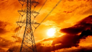 România aproape de limita sistemului energetic! Aerul condiționat a urcat consumul la peste 8.000 MW