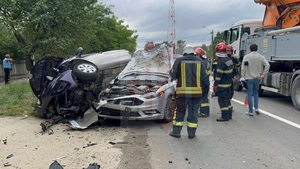 Urmărire ca în filme la Tomești. Un moldovean a provocat un accident rutier în timp ce era cu poliția pe urme. Iată imaginile