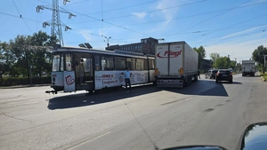 Accident rutier în Baza 3. Un TIR a intrat în coliziune cu un tramvai al CTP Iași
