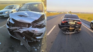 Accident rutier în Podu Iloaiei. Două mașini au fost implicate