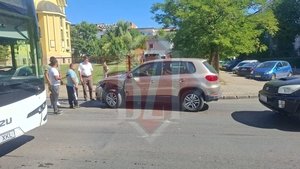 Accident rutier în Galata. Două mașini au intrat în coliziune
