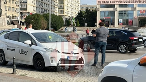 Accident rutier în Piața Unirii! Coliziune ușoară între două autoturisme