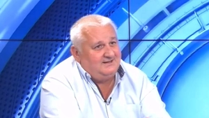 Jurnalistul Liviu Man: „Felicitări AUR-ului și lui Simion pentru că au reușit să-i ridice în poziția bipedă pe aleșii noștri ca să-l onoreze pe martirul Charlie Kirk”