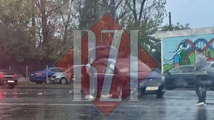 Accident rutier în Tudor Vladimirescu! Două autoturisme au intrat în coliziune