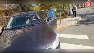 Accident rutier în stația Pădurii. Un autoturism și un tramvai sunt implicate