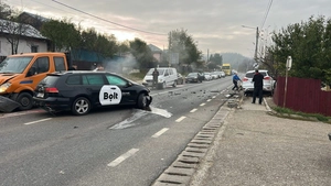 Accident rutier în Uricani! Trei autoturisme au fost implicate
