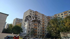 Explozie devastatoare într-un bloc din București, din cauza unei centrale de apartament! Două persoane au murit și 11 sunt rănite. Se evacuează sute de elevi de la liceul din zonă – UPDATE