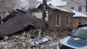 Explozie violentă la Poliția Rutieră Lugoj! Trei polițiști răniți și o autospecială făcută zob