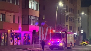 O femeie a fost găsită inconștientă într-un apartament din Lunca Cetățuii. Pompierii au spart ușa să pătrundă în interior – EXCLUSIV