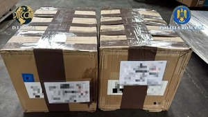 Droguri de mare risc găsite în România! Cinci persoane au ascuns 15 kilograme de substanțe interzise