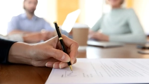 Succesiunea pentru moștenire între frați vitregi! Cine are prioritate și cine primește mai mult!