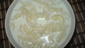 Paste cu lapte la cuptor – Rețeta pentru un desert cremos și delicios, care amintește de copilărie