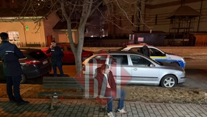 Bătaie „vitejească” pe strada Vitejilor din Iași. Mai mulți indivizi s-au tăiat în plină stradă. Trotuarul este plin de sânge – EXCLUSIV