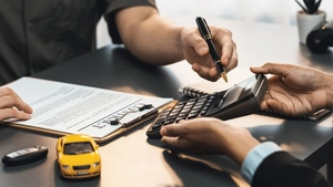 Schimbare majoră pentru români! Cetățenii nu mai pot cumpăra sau vinde o casă, o mașină sau un teren fără prezentarea certificatului fiscal!