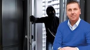 Vila consilierului județean Mircea Manolache a fost spartă. Hoțul ar fi acționat la pont, în timp ce PSD-istul era plecat în Australia – EXCLUSIV