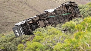 Un mort și 27 de răniți după ce un autocar s-a răsturnat în Insulele Canare