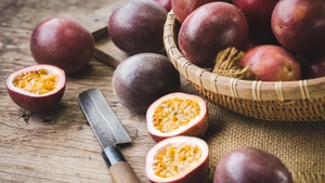 De ce maracuja se mai numește și fructul pasiunii? Află de unde vine acest nume!