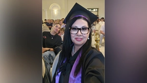 Mama Antoniei, exemplu de ambiție la 59 de ani. Denise Iacobescu a absolvit Psihologia și anunță că nu se oprește aici: „Nu am în plan să ies la pensie”