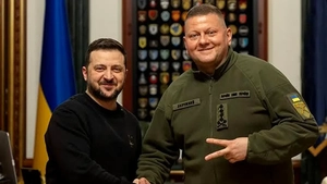 Fostul comandant al armatei Ucrainei, gata să candideze la președinție. Condiția discutată cu Volodimir Zelenski