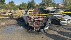 Panică în cartierul Frumoasa! O mașină a explodat și altele au fost incendiate