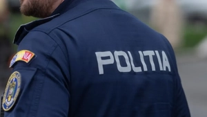 Minoră agresată în comuna Șipote. Poliția a deschis dosar penal, după ce imaginile cu incidentul au apărut pe rețelele sociale